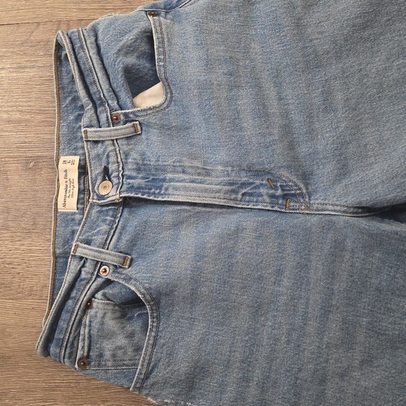 Abercrombie And Fitch Vintage 90's Straight Leg Ultra High Rise Jeans - Picture 3 of 9
